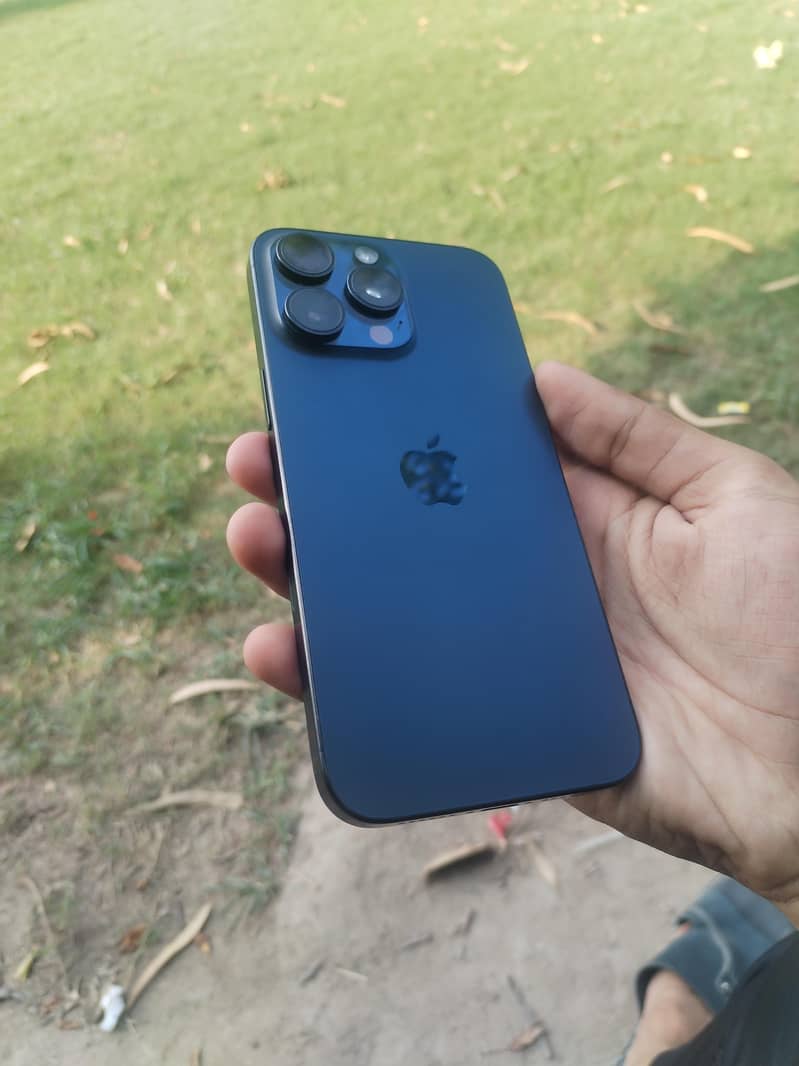 Apple iPhone 15 Pro Max 5