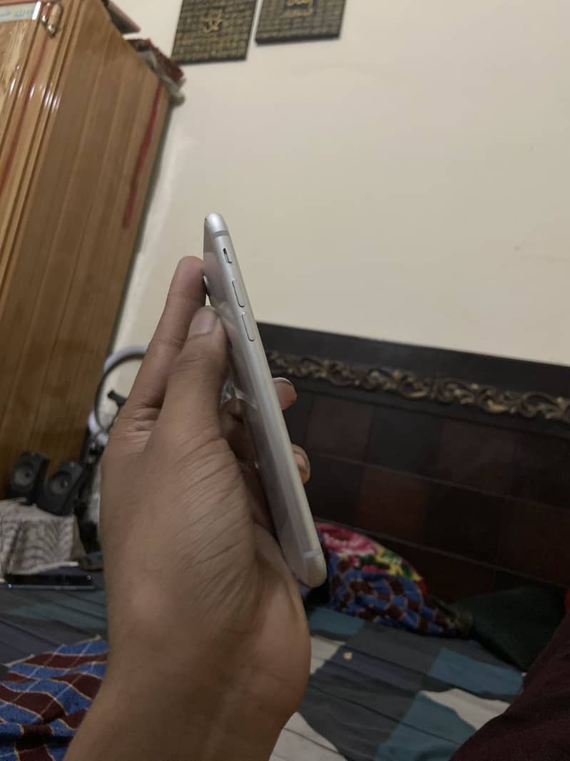 Apple iPhone 8 0