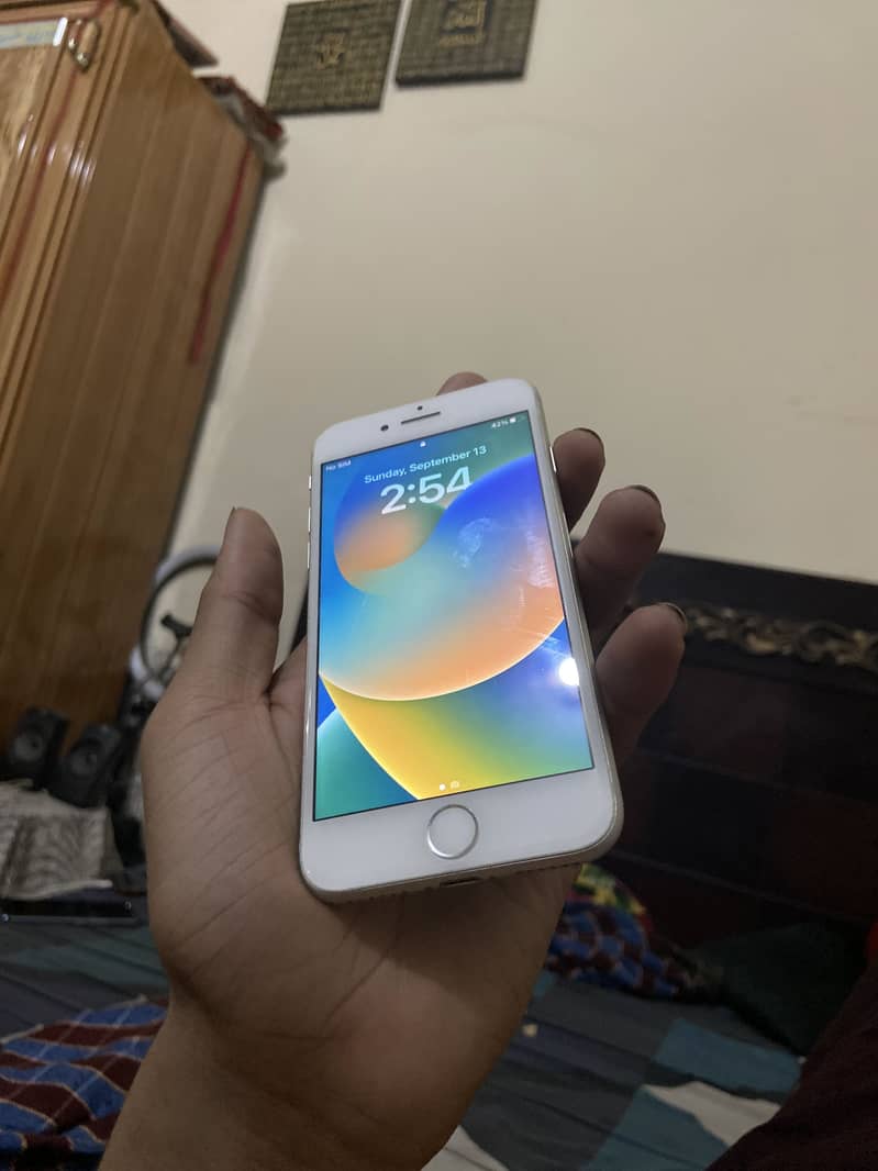 Apple iPhone 8 3