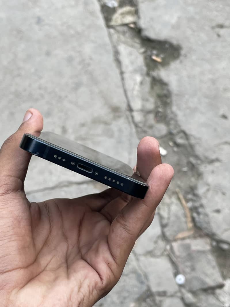 Apple iPhone 14 5
