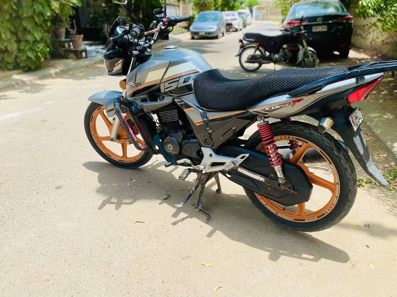 Honda CB 150f 1