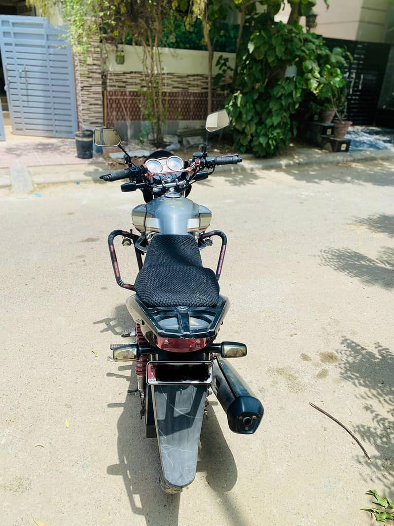 Honda CB 150f 6