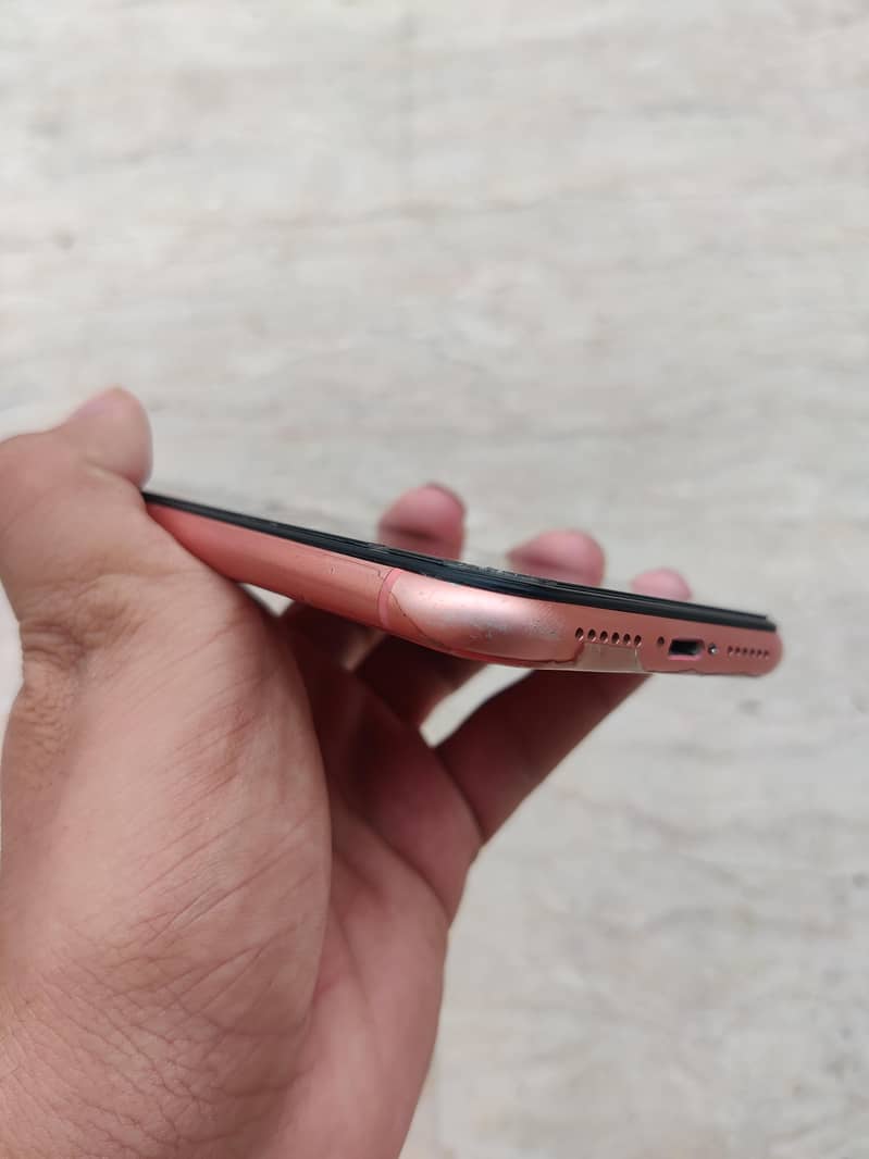 Apple iPhone XR 4