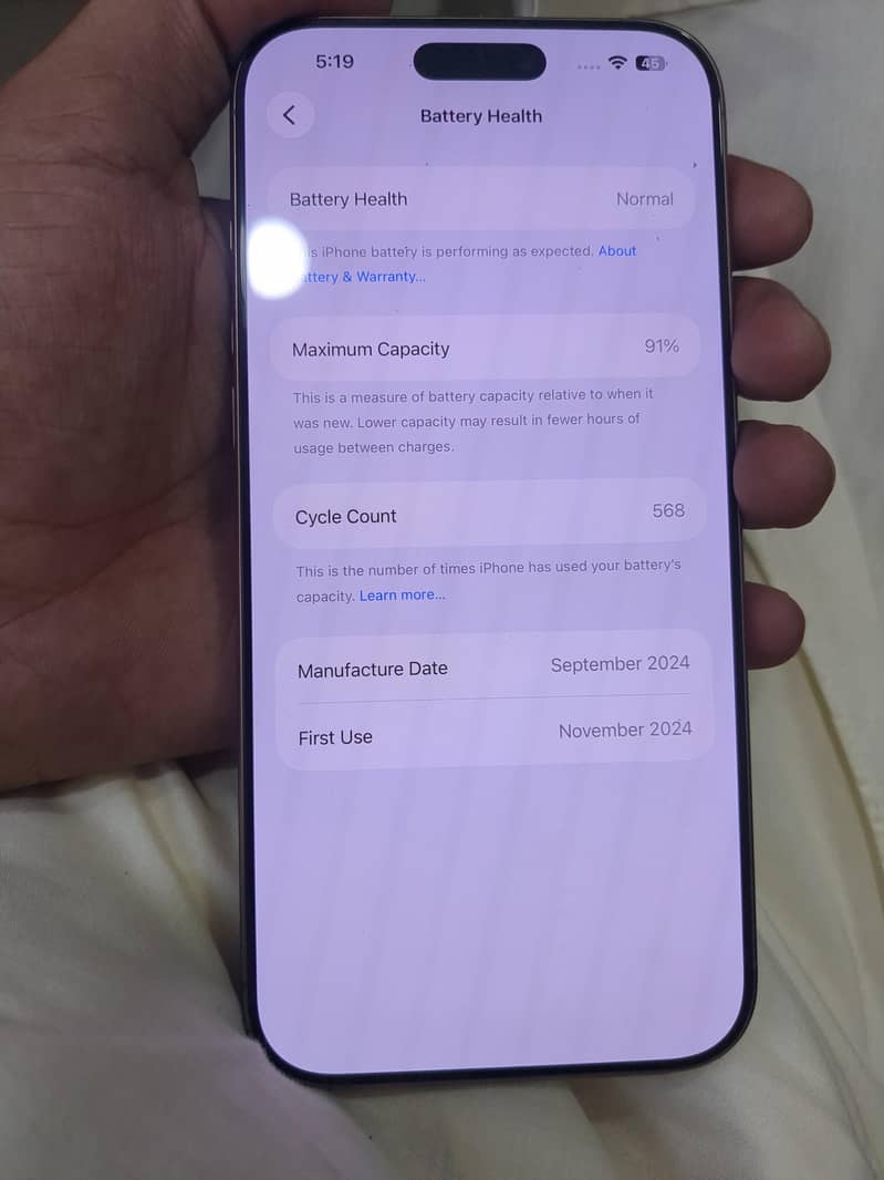 Apple iPhone 16 Pro Max 4
