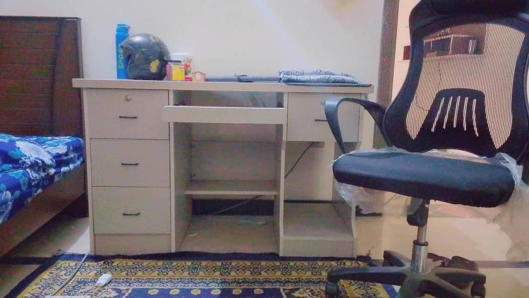 Computer Study Table with Office Chair – 4 Drawers 0
