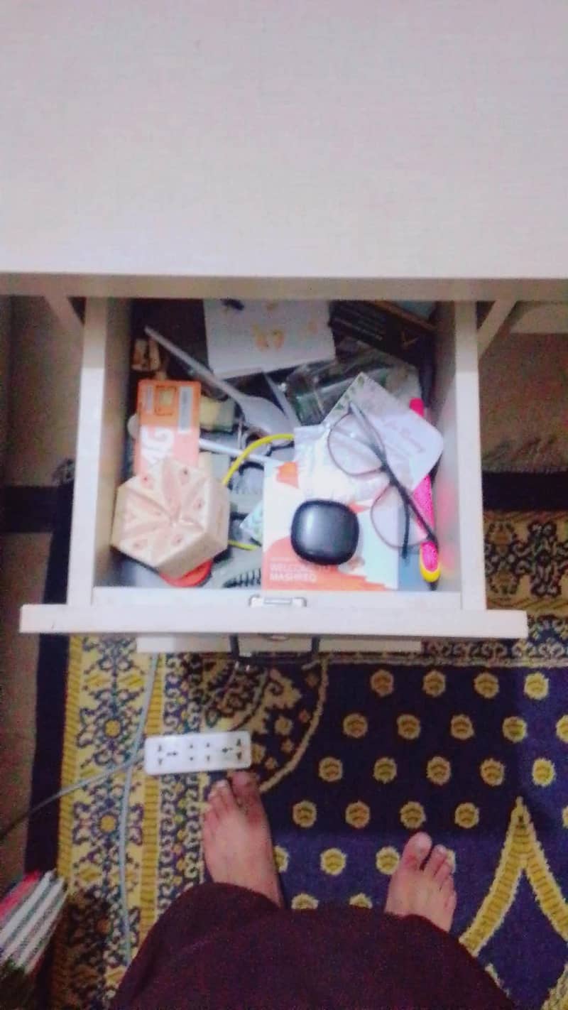 Computer Study Table with Office Chair – 4 Drawers 8