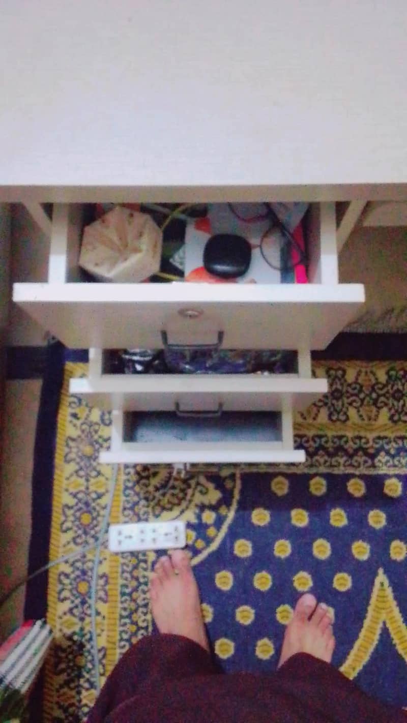 Computer Study Table with Office Chair – 4 Drawers 9
