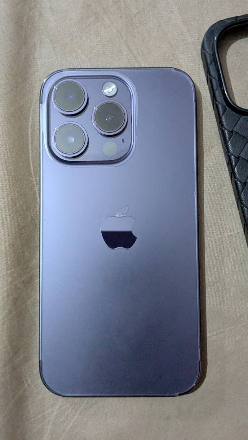 Apple iPhone 14 Pro Max 0