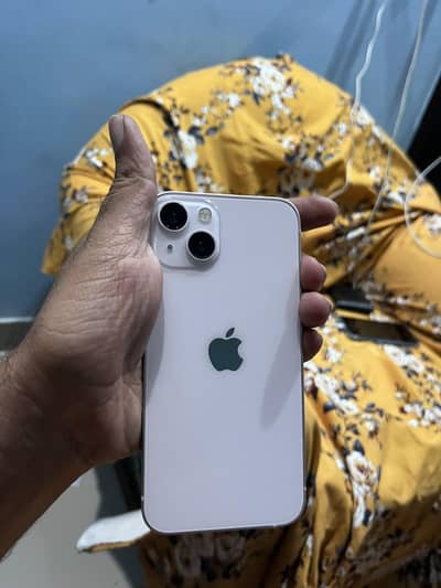 Apple iPhone 13