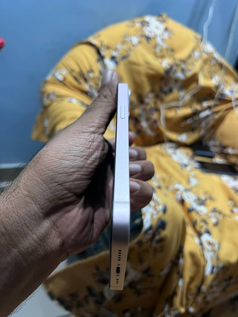 Apple iPhone 13 3