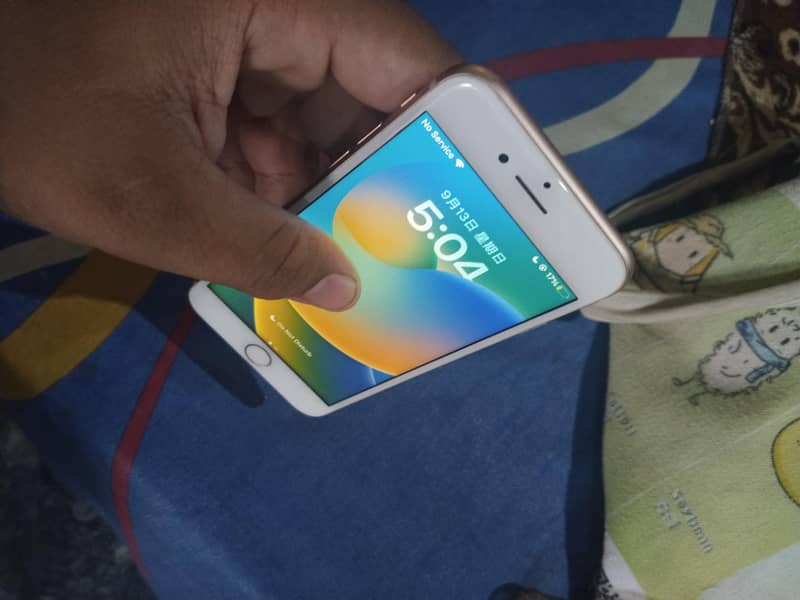 Apple iPhone 8 5