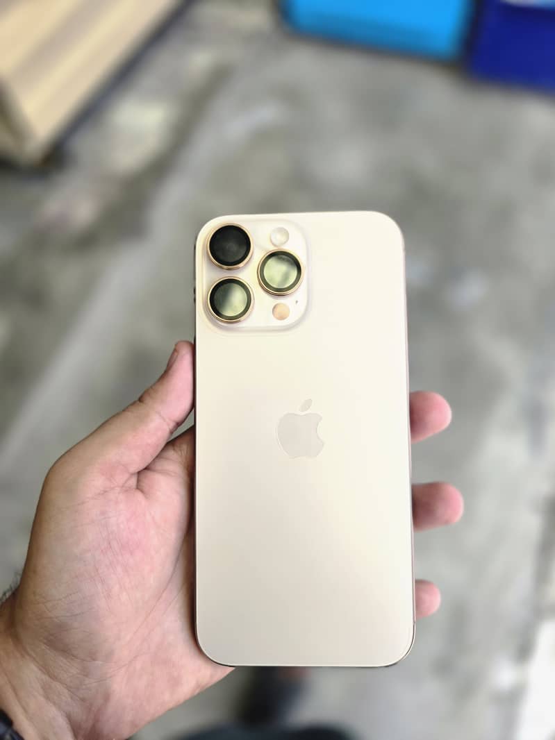 Apple iPhone 16 Pro Max 3