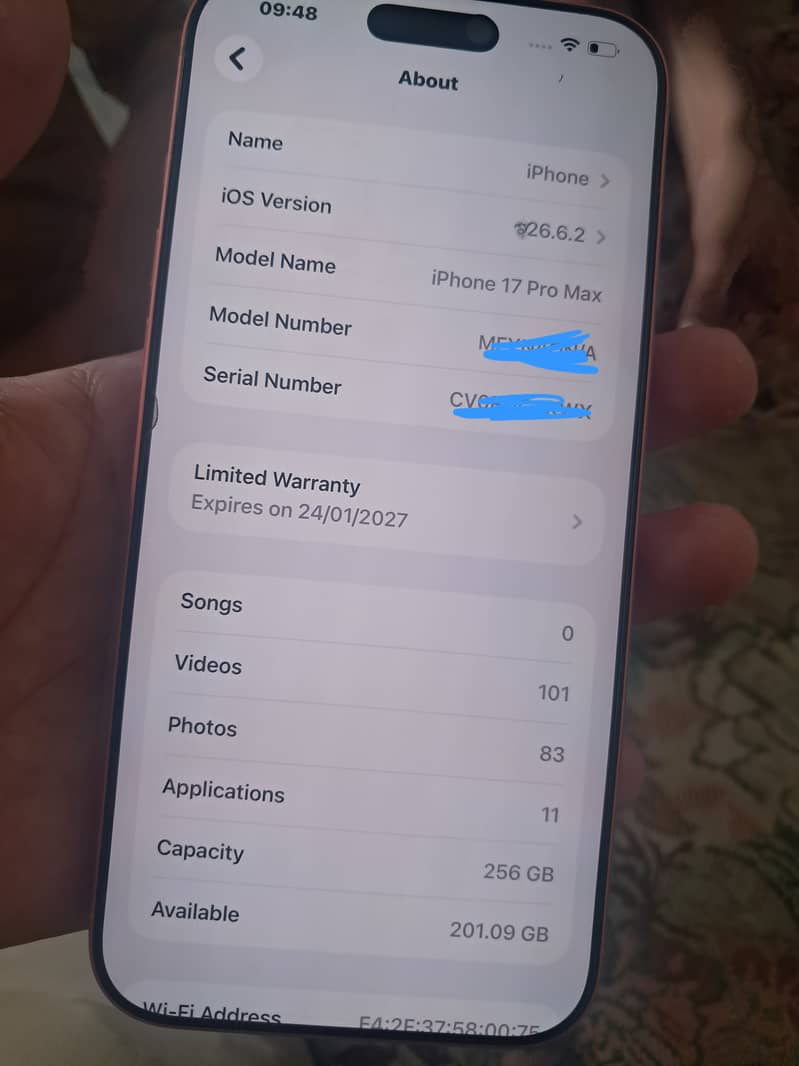 Apple iPhone 17 Pro Max 4