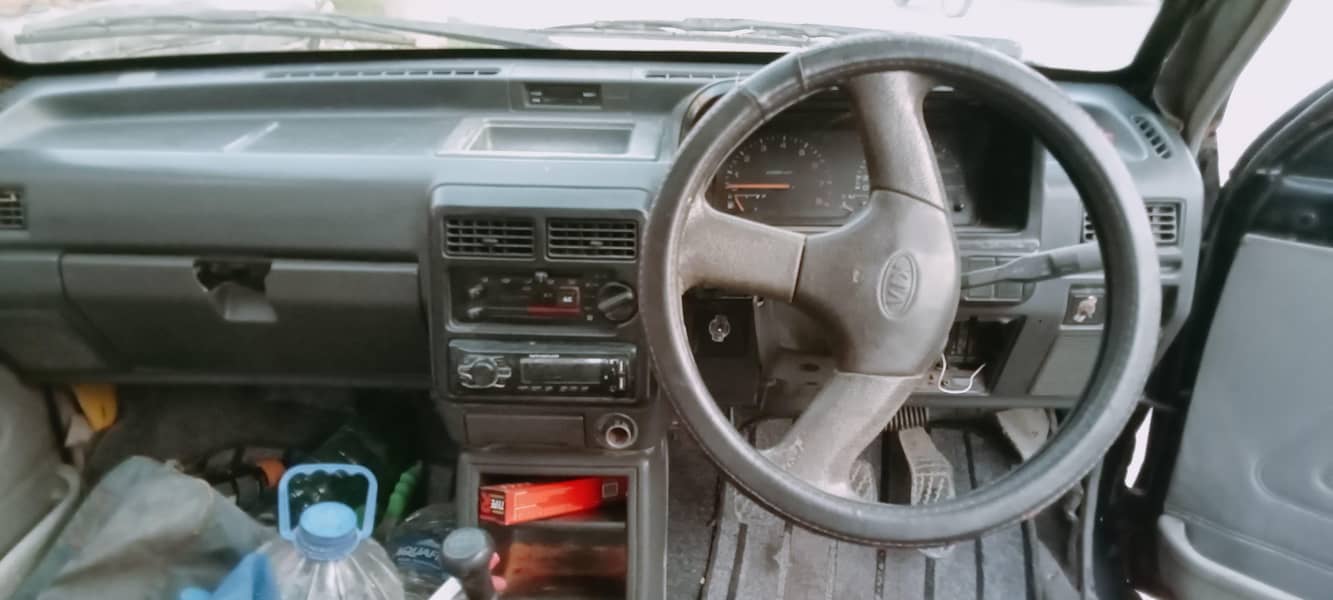 KIA Classic 2002 1