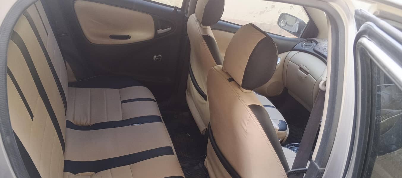 Toyota Vitz 2002 3