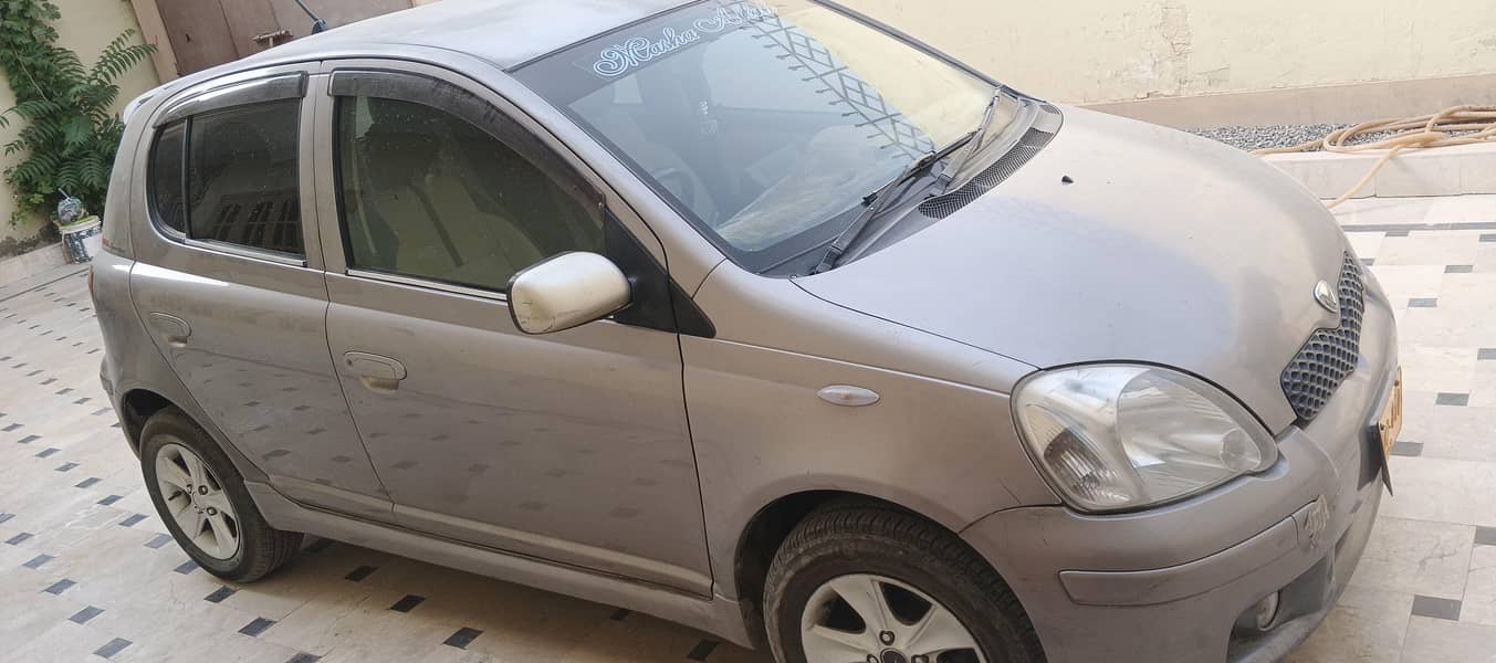 Toyota Vitz 2002 4