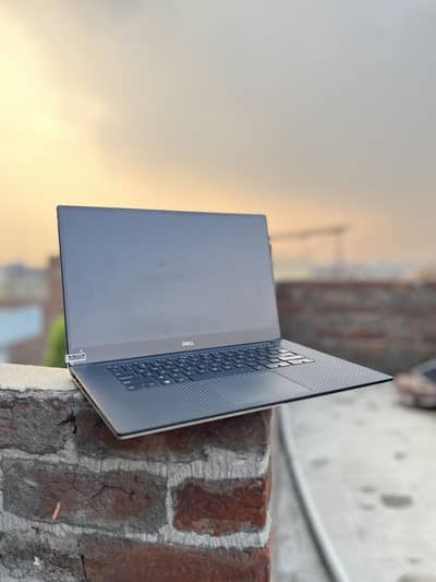Dell Precision 5540 | 32GB DDR4 | 4GB DDR6 Graphic Card