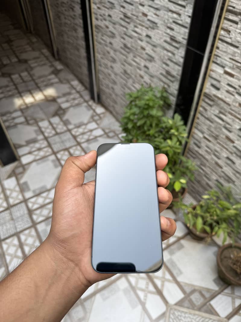 IPHONE 13 Jv 4