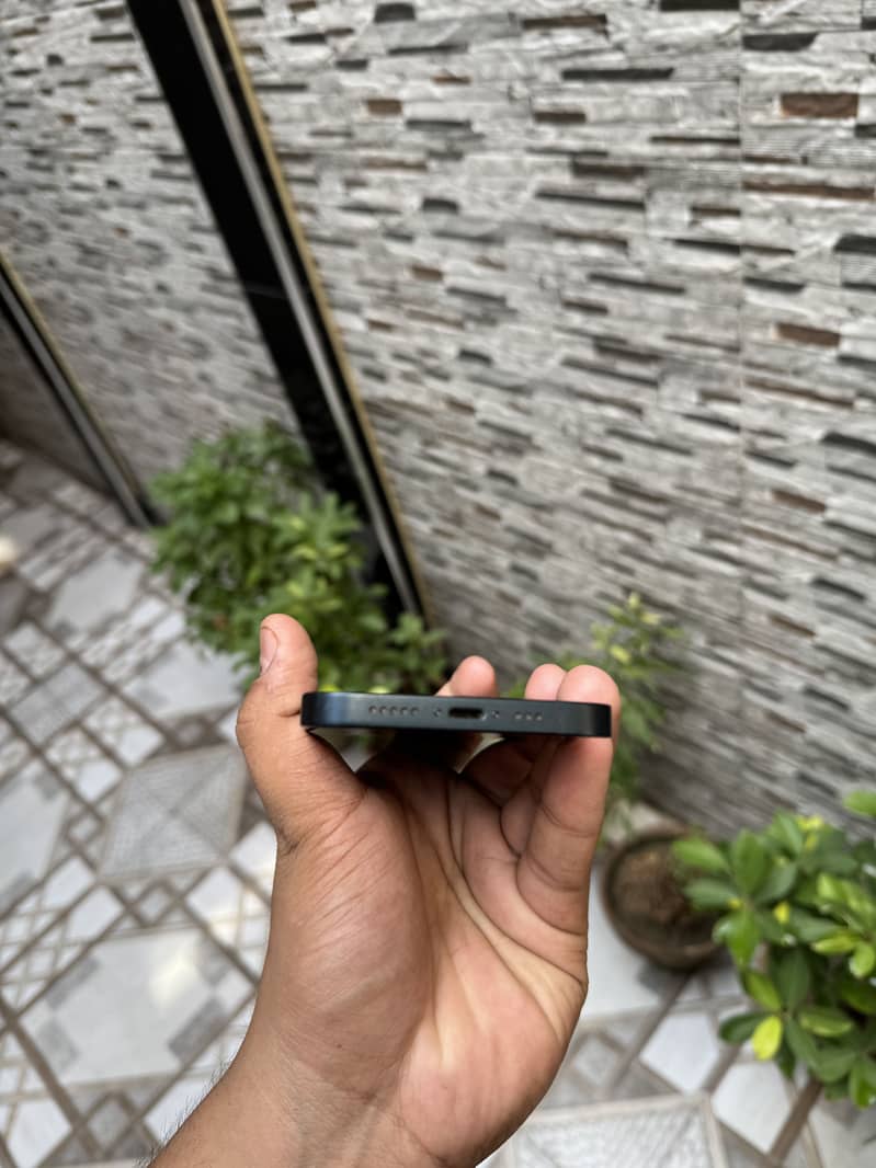 IPHONE 13 Jv 5