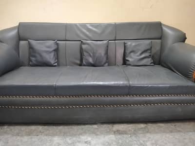 Sofa Set in very good condition for sale