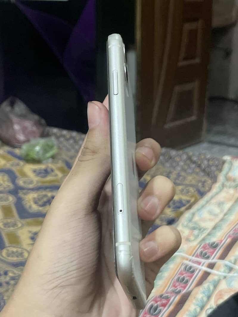 Apple iPhone 11 2