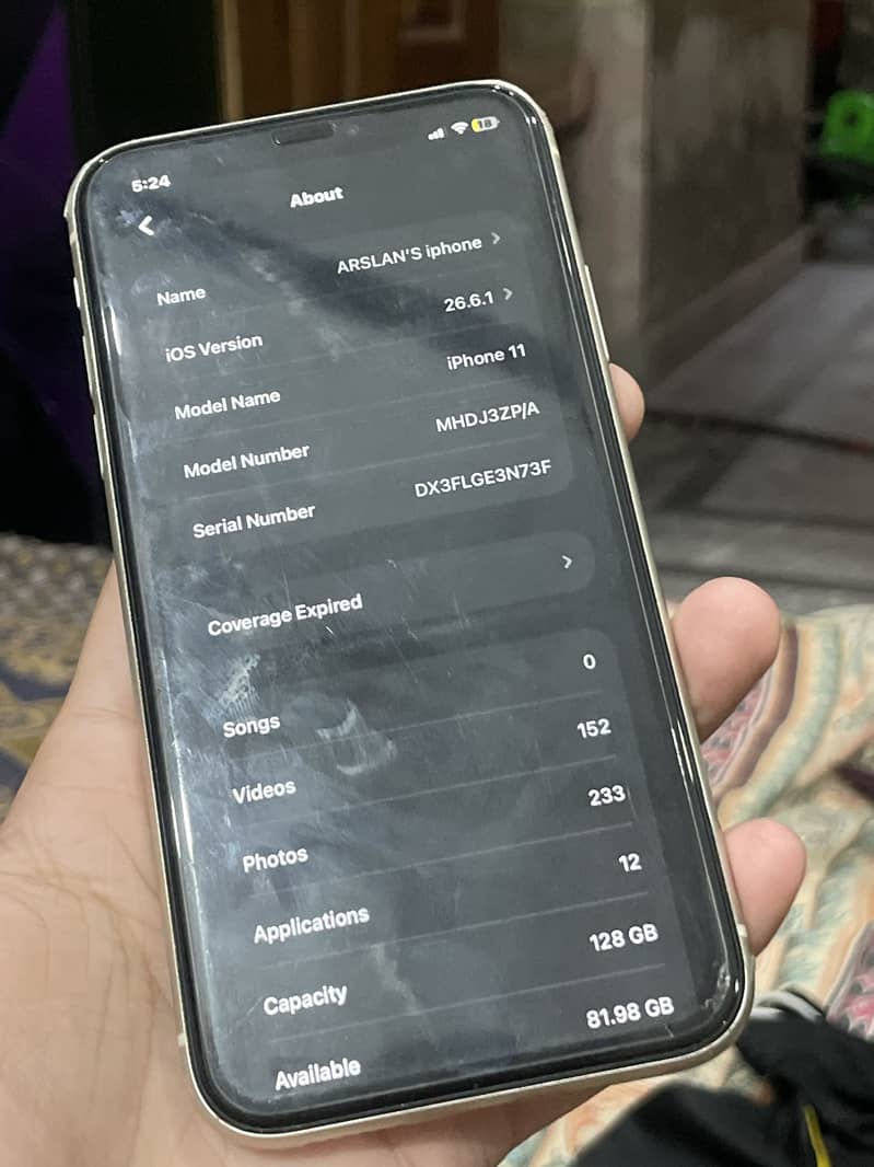 Apple iPhone 11 4