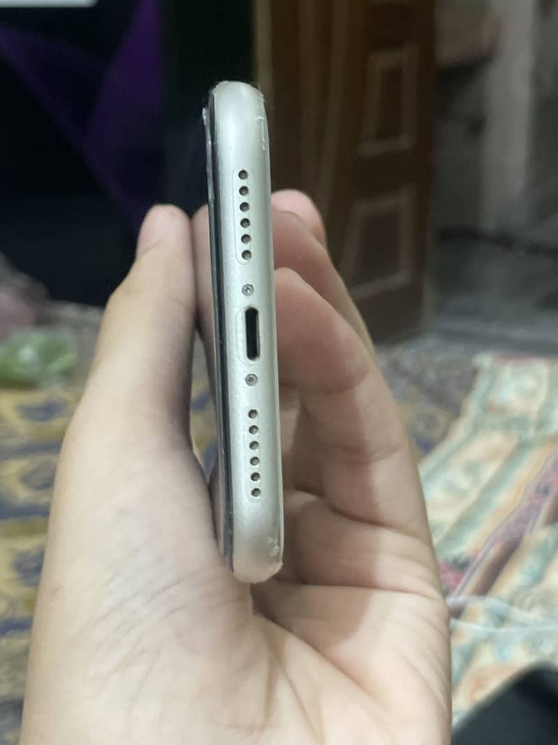Apple iPhone 11 5