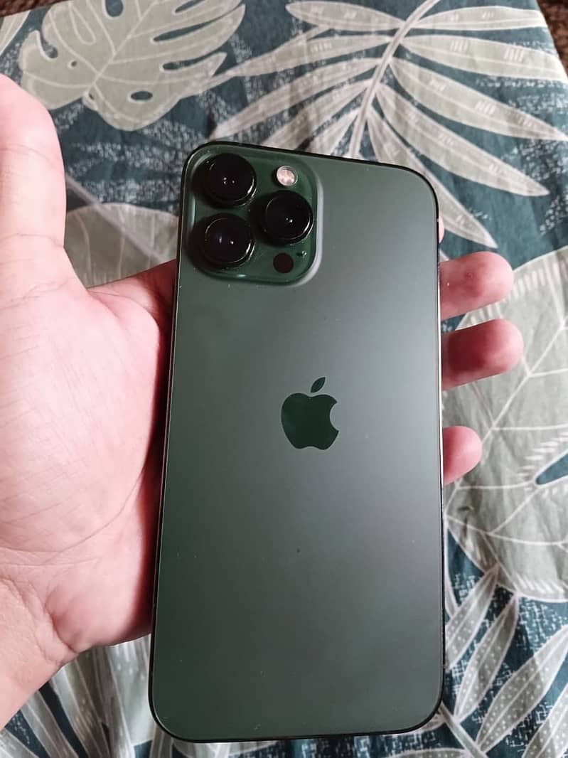 Apple iPhone 13 Pro Max 4