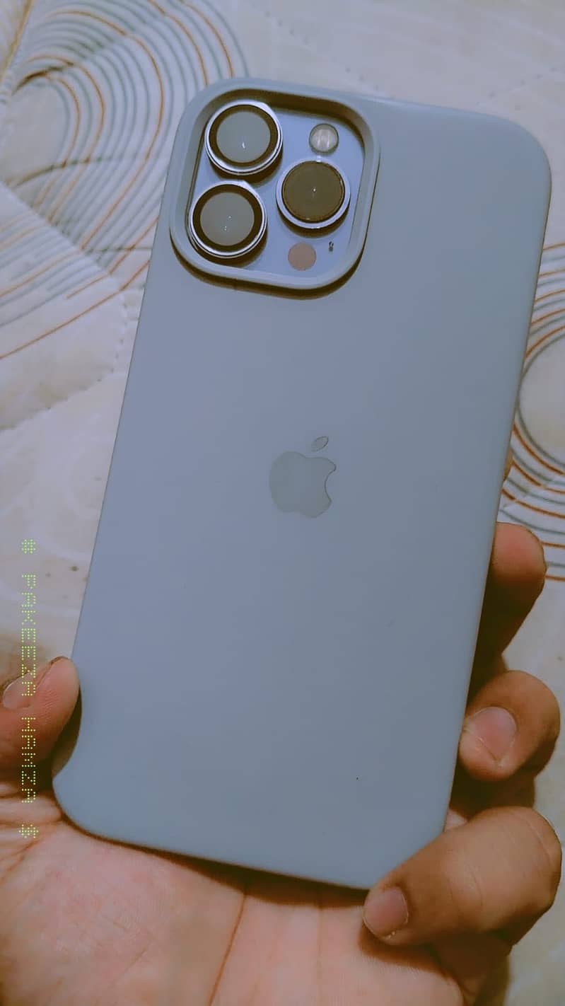 Apple iPhone 13 Pro Max 2