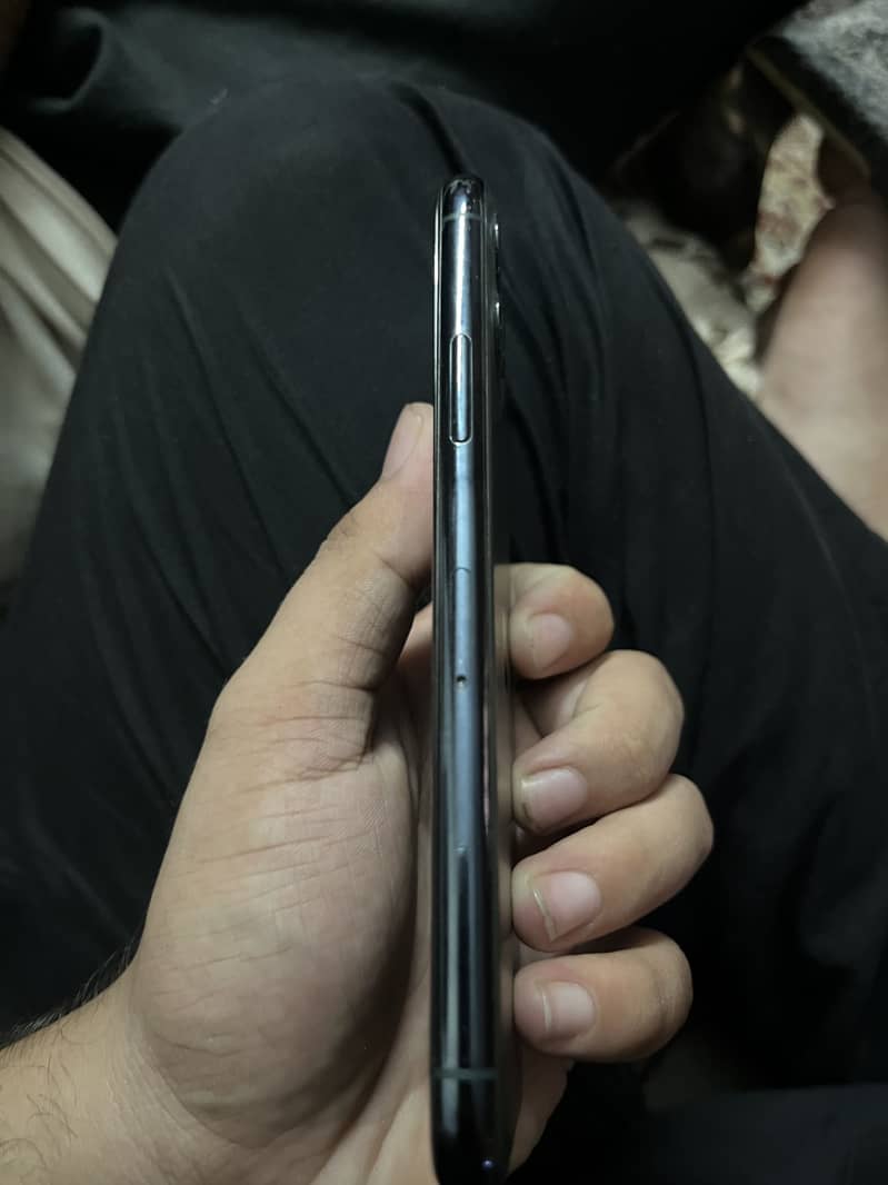 Apple iPhone 11 pro 5