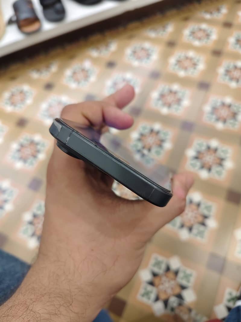 Apple iPhone 15 Pro 2
