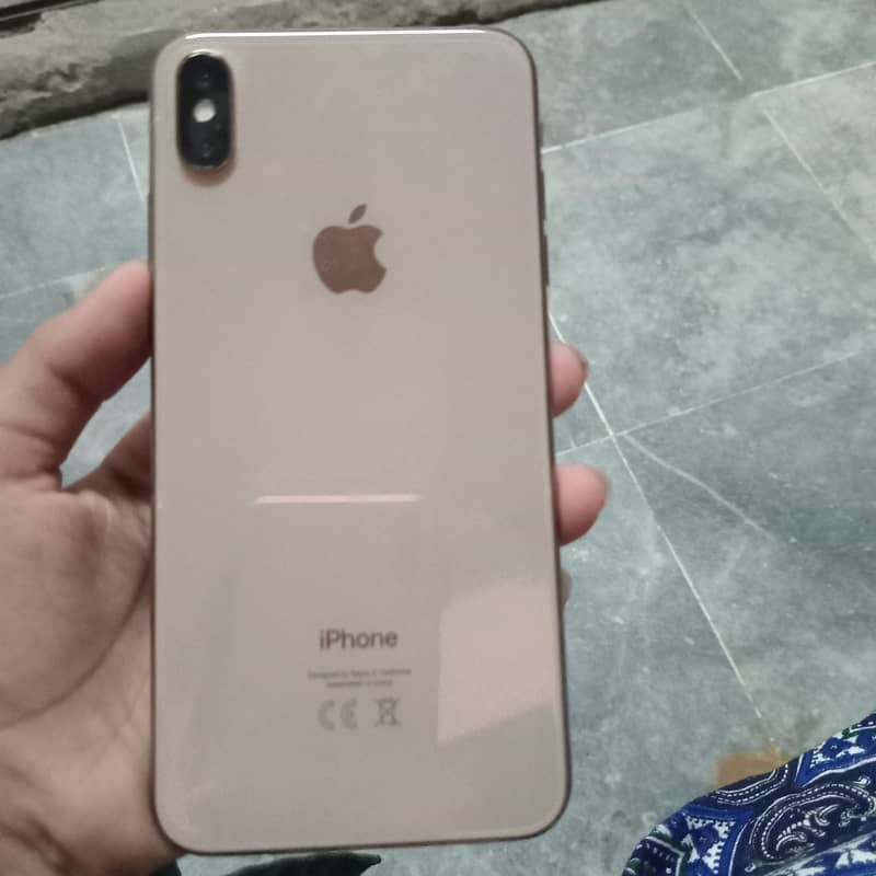 Apple iPhone XS Max 3