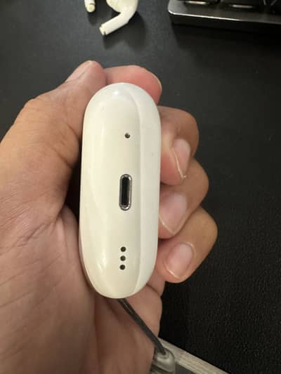 AirPods Pro 2 (2nd Gen) Original — Lightning Port