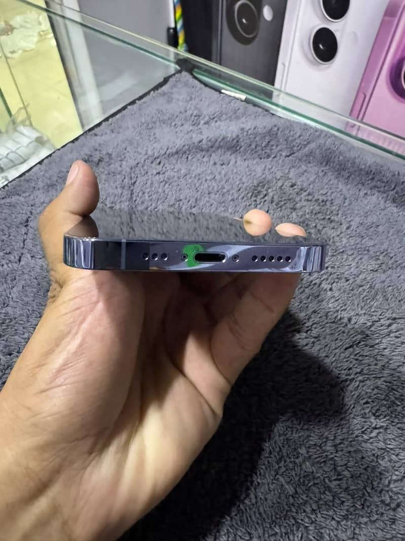 Apple iPhone 13 Pro 2