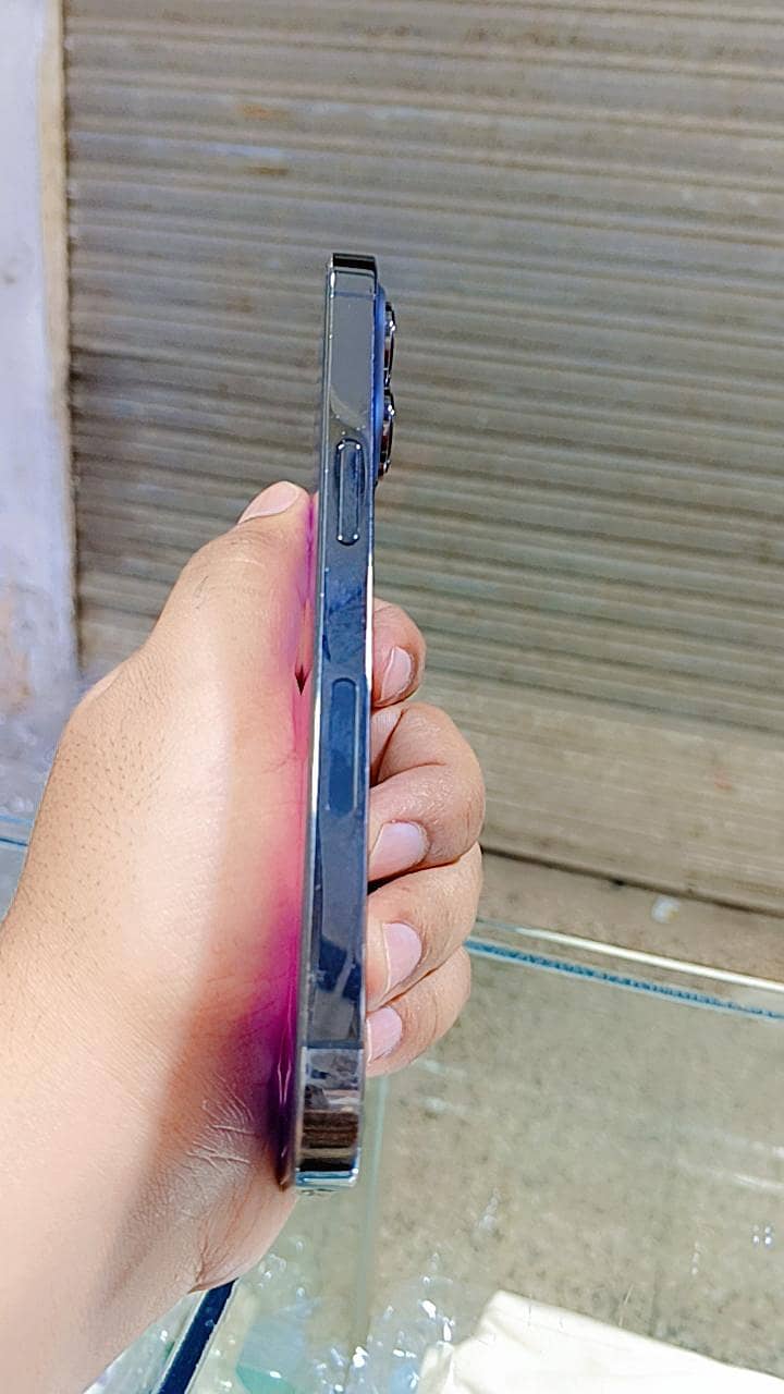Apple iPhone 13 Pro 1