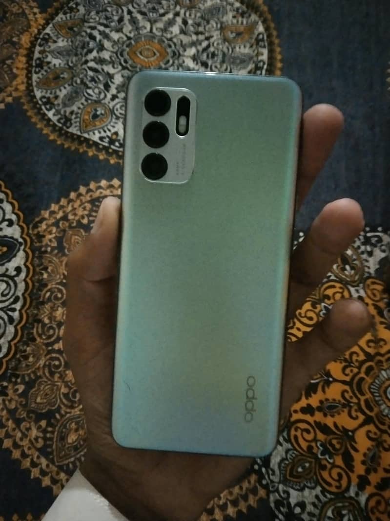 OPPO Reno6 0