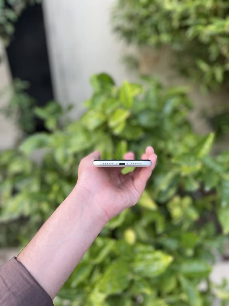 Apple iPhone XR 6
