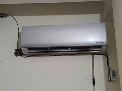 urgent sale my ac HAIER DC INVERTOR 1/2 TON ICCHRA LAHORE 03016575297