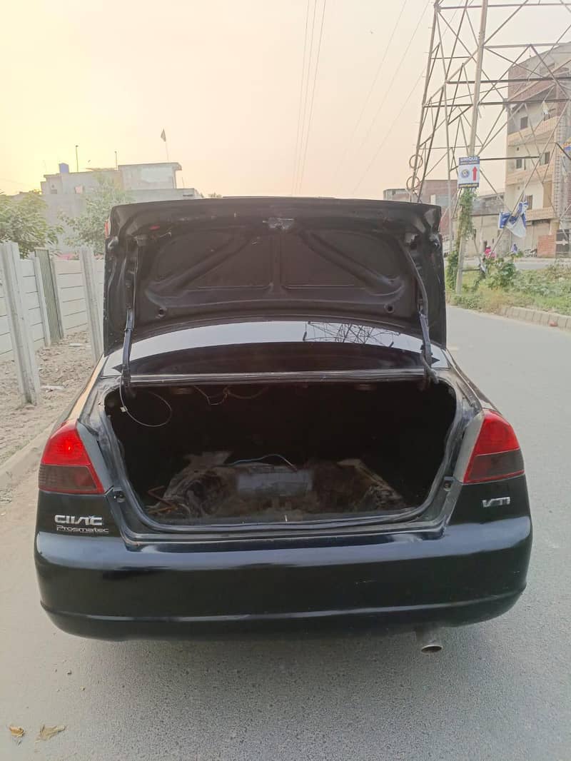 Honda Civic automatic 2005 model 5