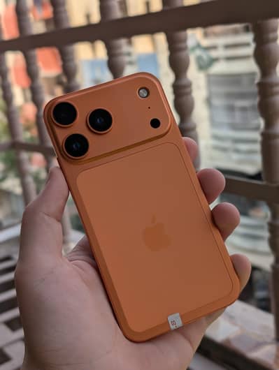 Apple iPhone XR (Convert 17 Pro)