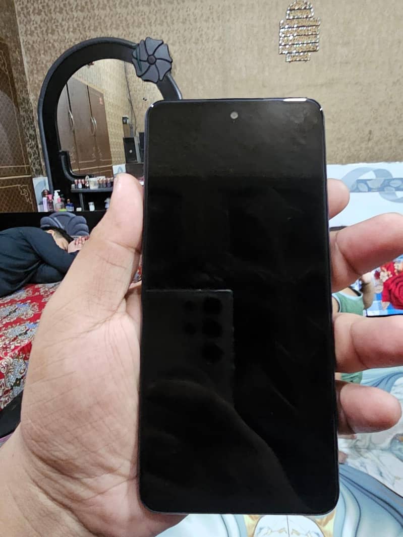 Realme C75x 4