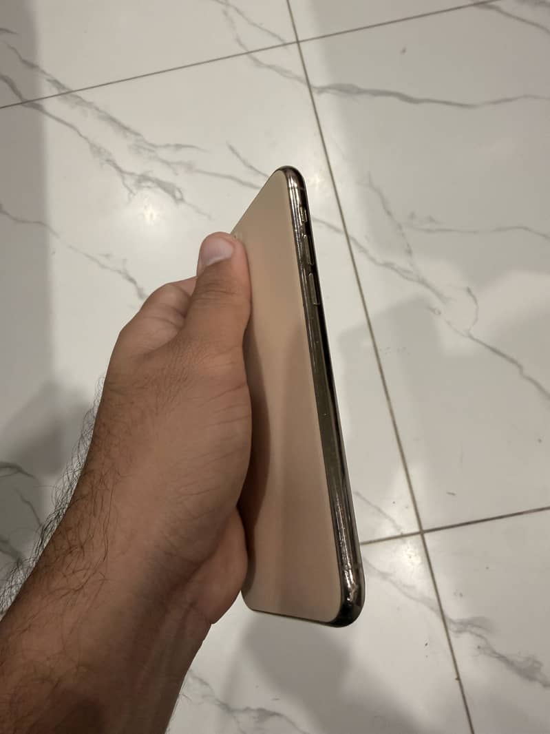 Apple iPhone 11 Pro 1