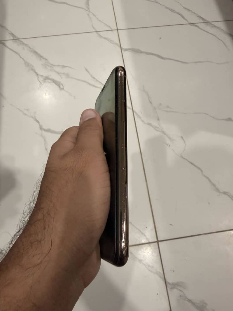 Apple iPhone 11 Pro 3