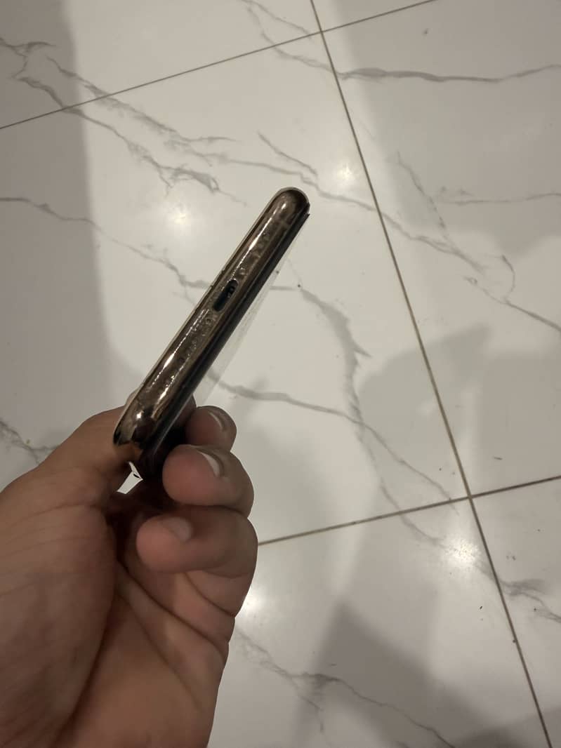 Apple iPhone 11 Pro 6