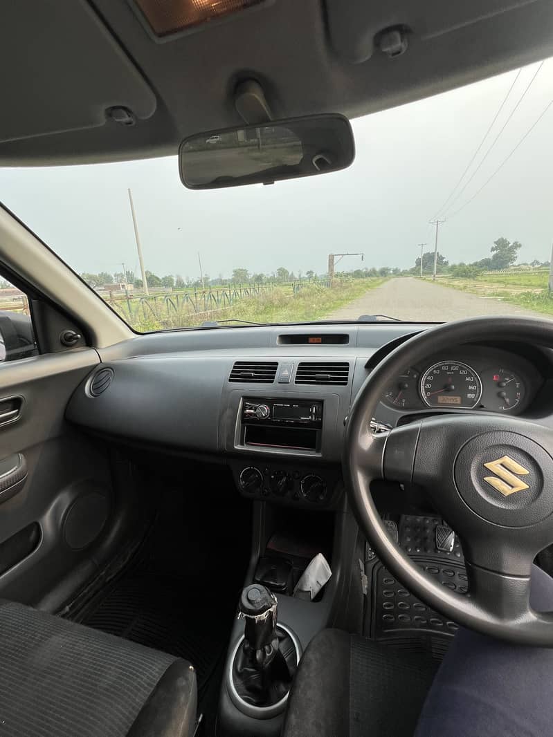 Suzuki Swift 2011 8