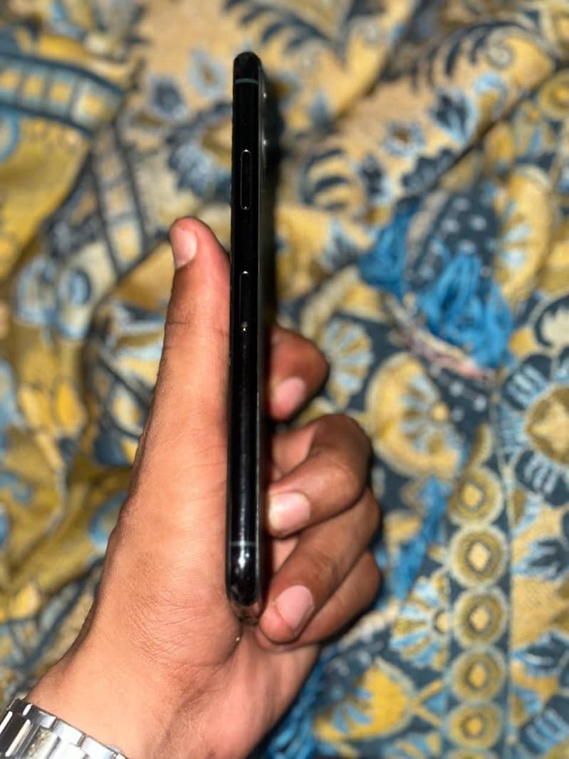 Apple iPhone 11 Pro Max 3