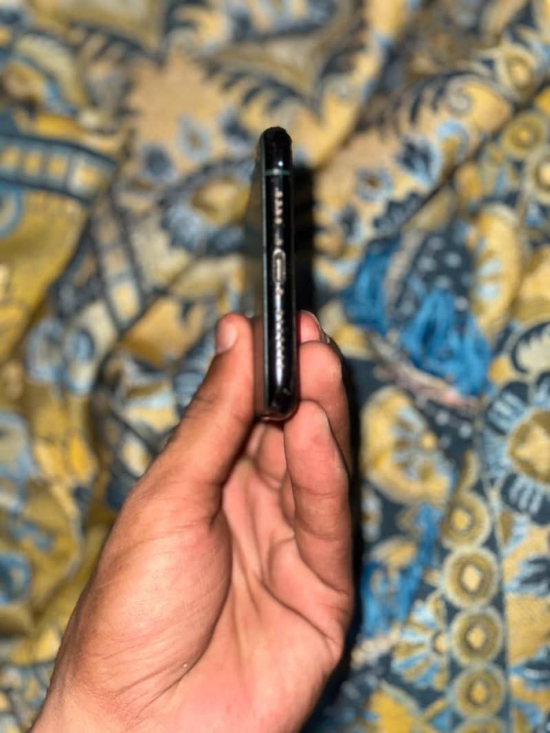 Apple iPhone 11 Pro Max 5