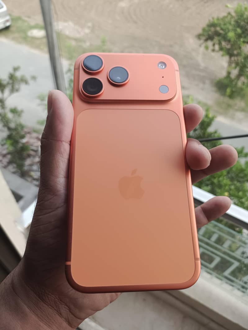 Apple iPhone 17 Pro Max 0