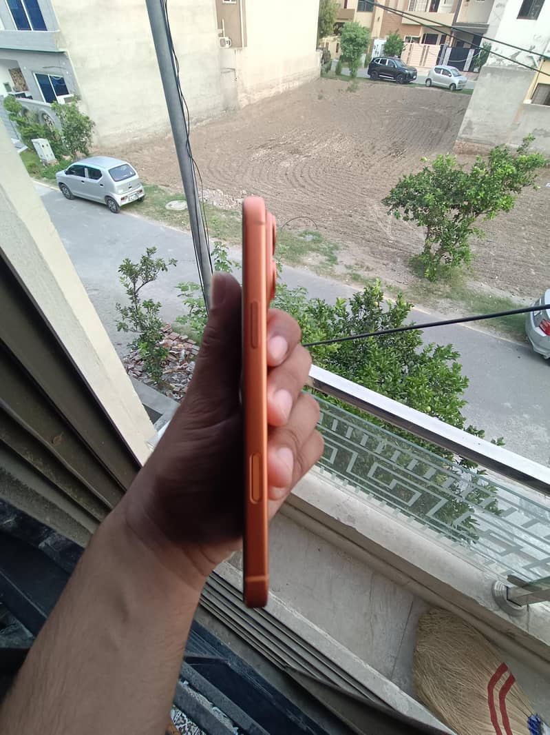 Apple iPhone 17 Pro Max 4