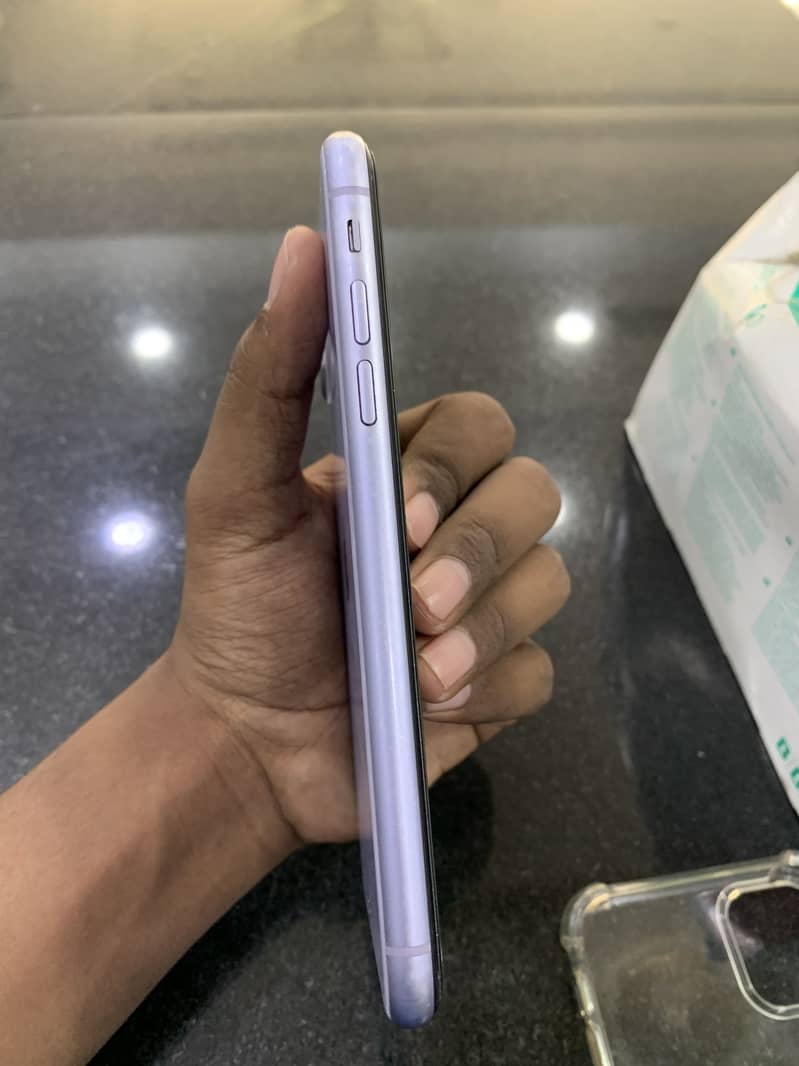 Apple iPhone 11 3